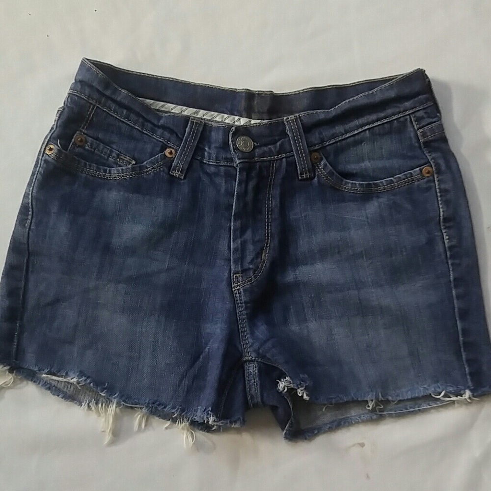 Shorts - Picture 2 of 6